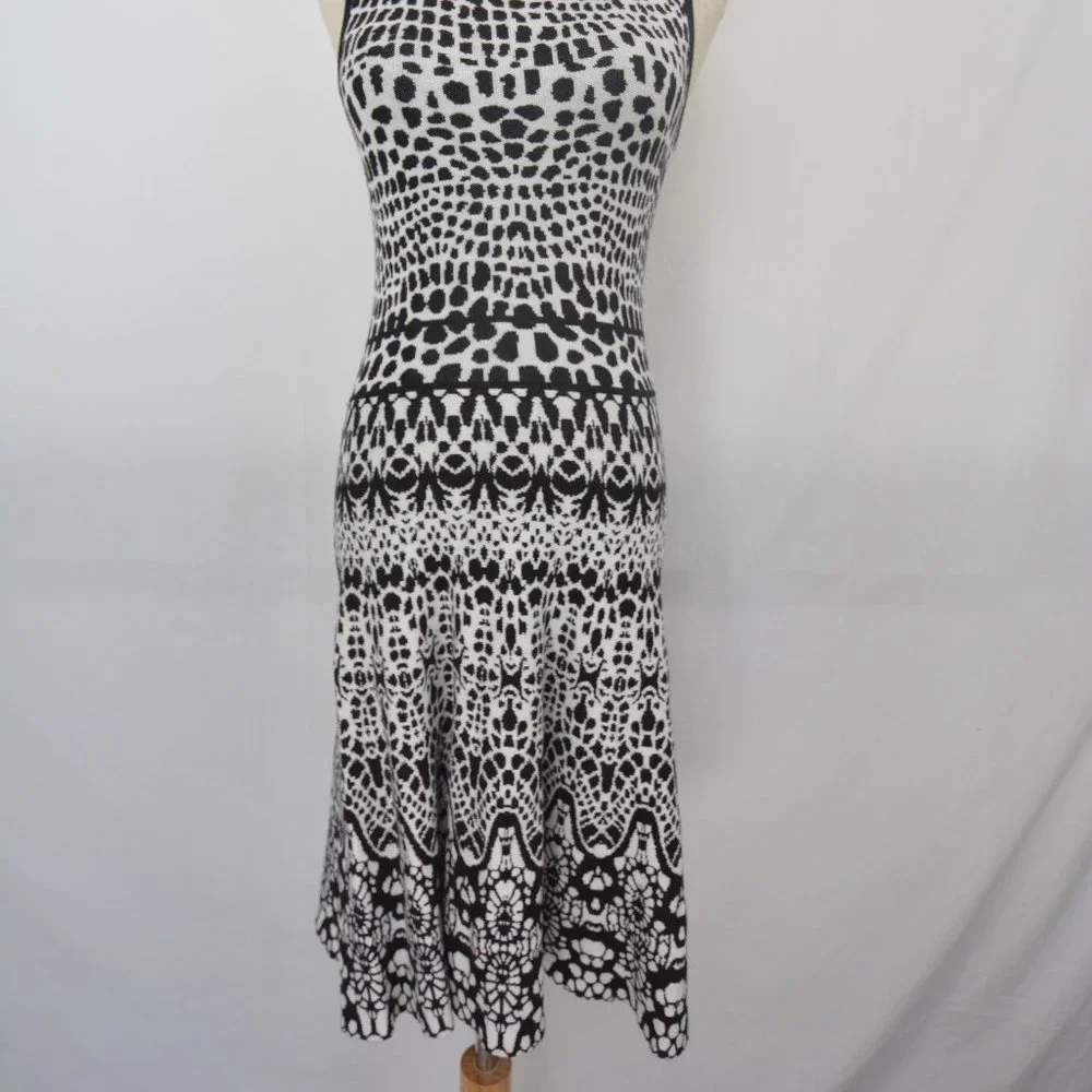 Sioni black and white knit dress in size M - Picture 8 of 17
